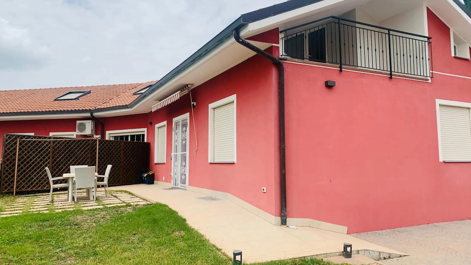 Villa I Colori Del Vento Molino Nuovo  0*, Molino Nuovo (Savona) Italia