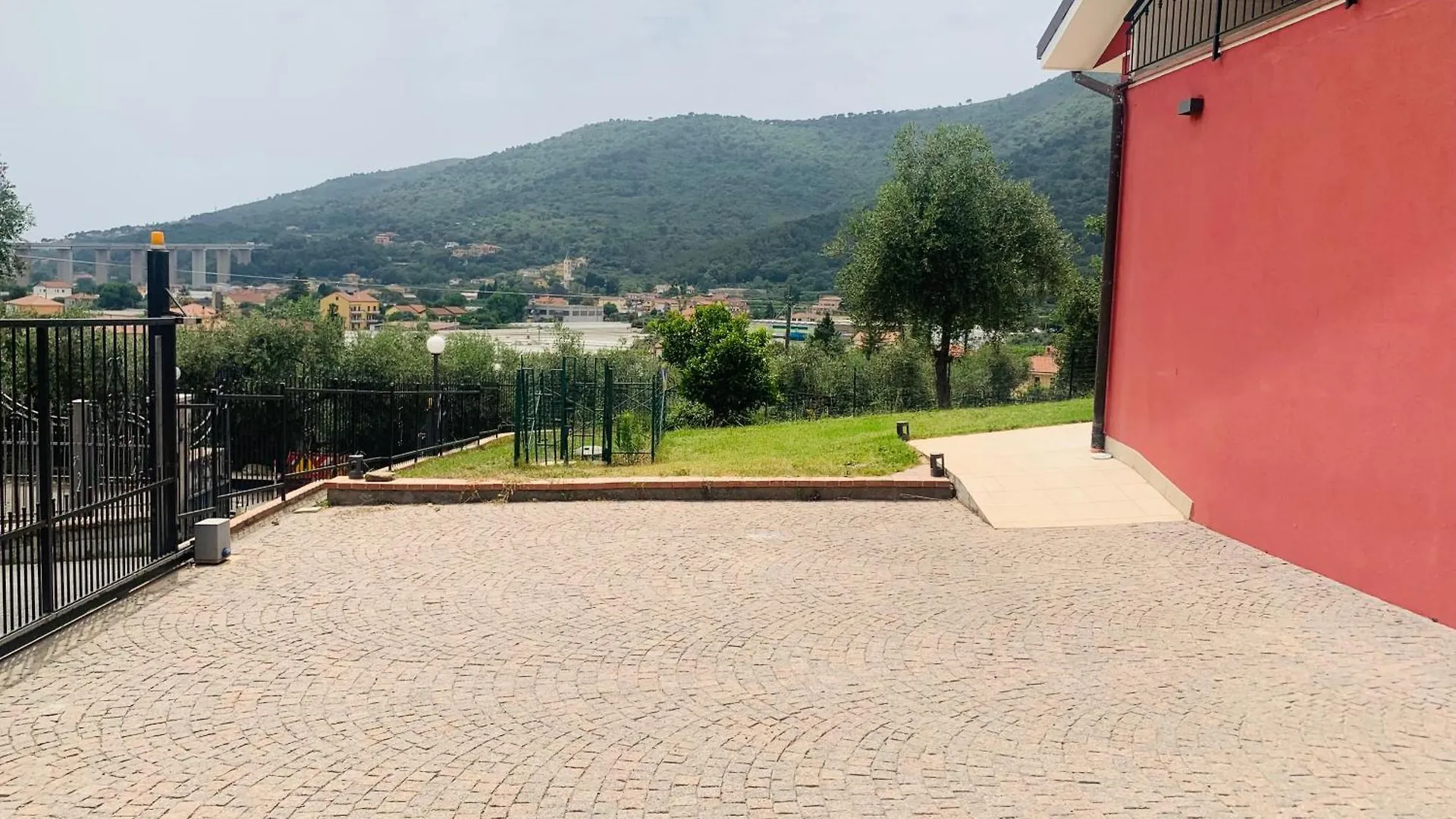 Villa I Colori Del Vento Molino Nuovo  Casa vacanze Molino Nuovo (Savona)